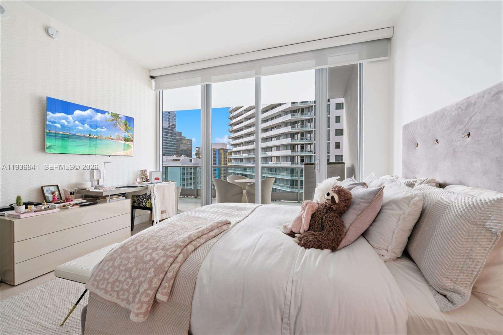 JADE RESIDENCES AT BRICKELL BAY - 1331 Brickell Bay Dr, Miami, FL 33131 | Picture 17