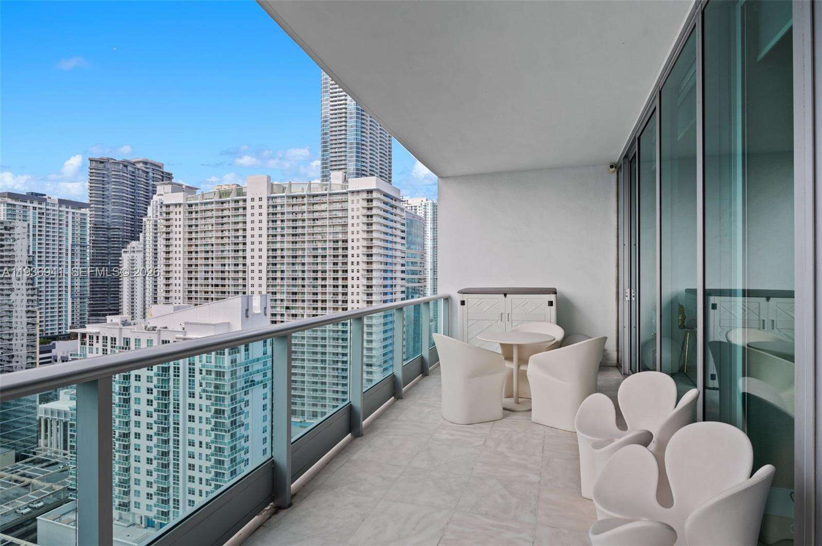 JADE RESIDENCES AT BRICKELL BAY - 1331 Brickell Bay Dr, Miami, FL 33131 | Picture 23