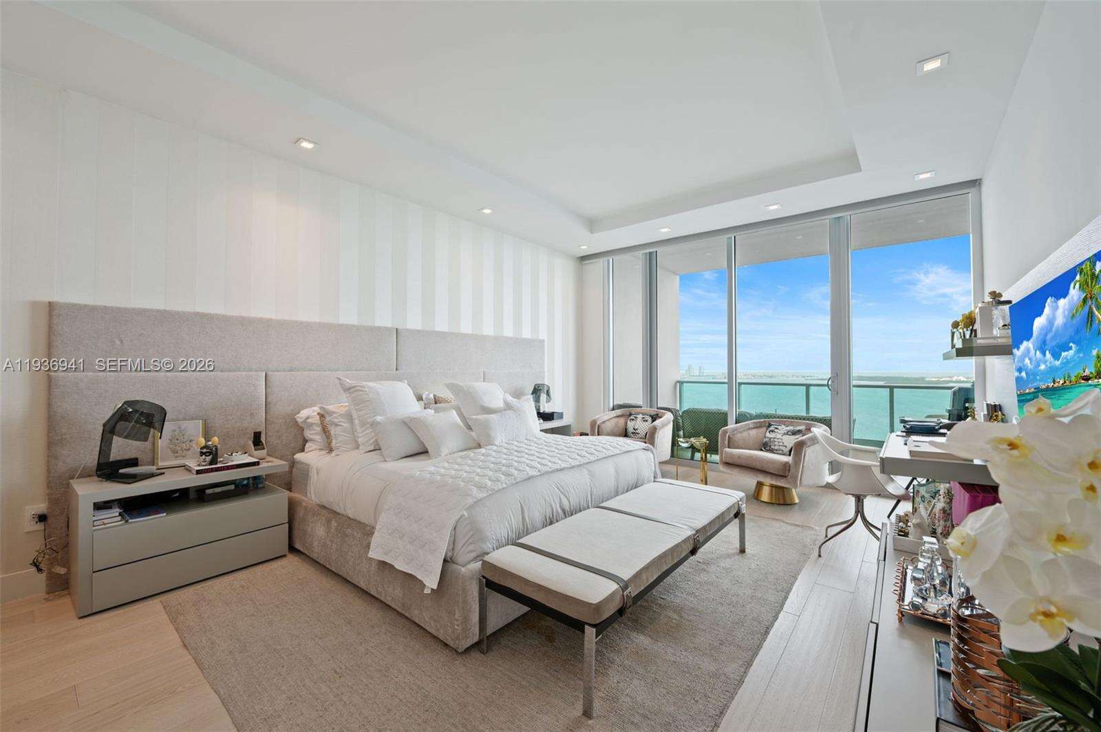 JADE RESIDENCES AT BRICKELL BAY - 1331 Brickell Bay Dr, Miami, FL 33131 | Picture 8