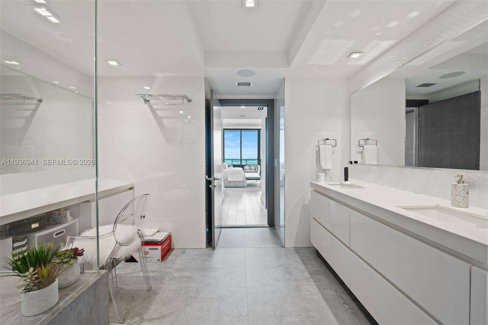 JADE RESIDENCES AT BRICKELL BAY - 1331 Brickell Bay Dr, Miami, FL 33131 | Picture 10