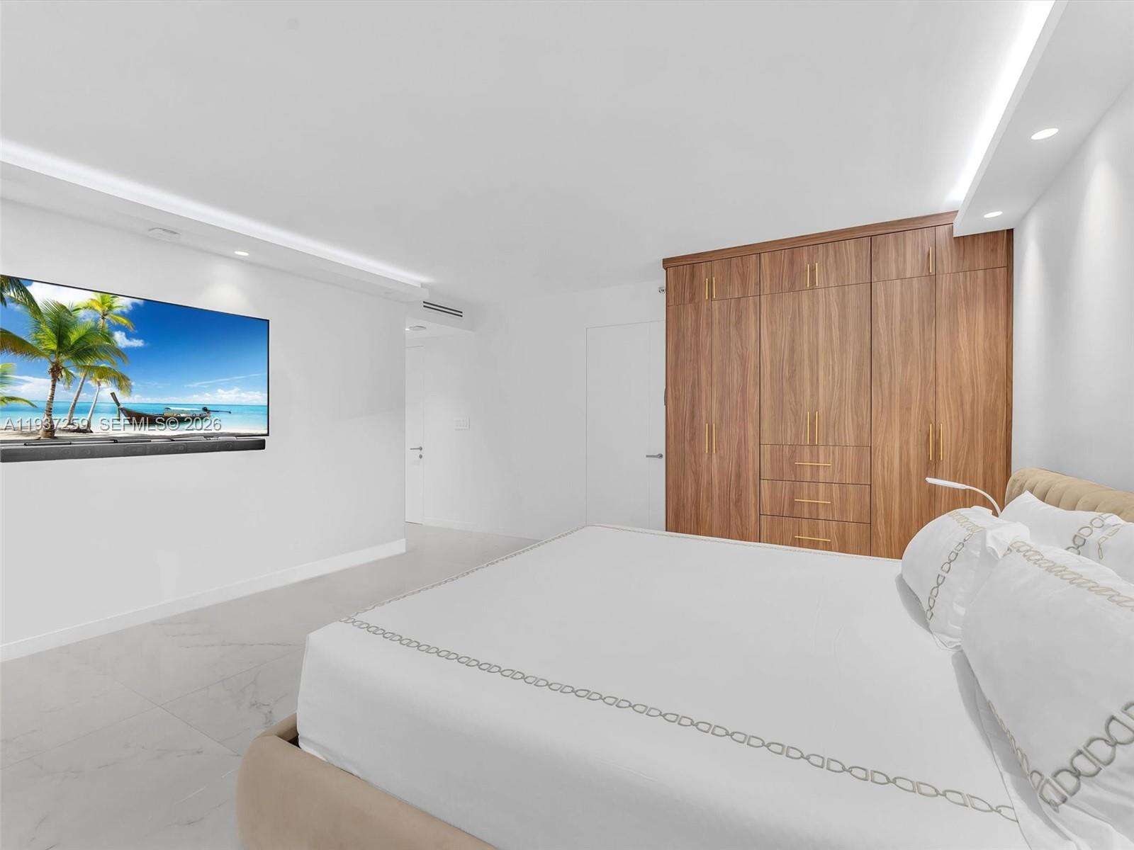 TURNBERRY ISLE - 19707 Turnberry Way, Aventura, FL 33180 | Picture 15