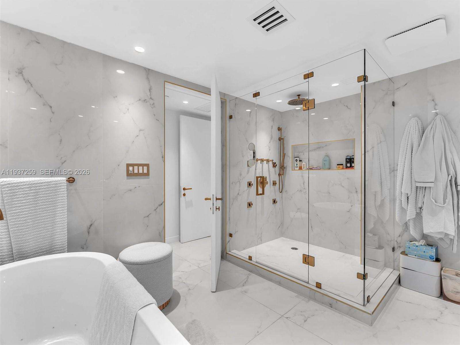 TURNBERRY ISLE - 19707 Turnberry Way, Aventura, FL 33180 | Picture 17