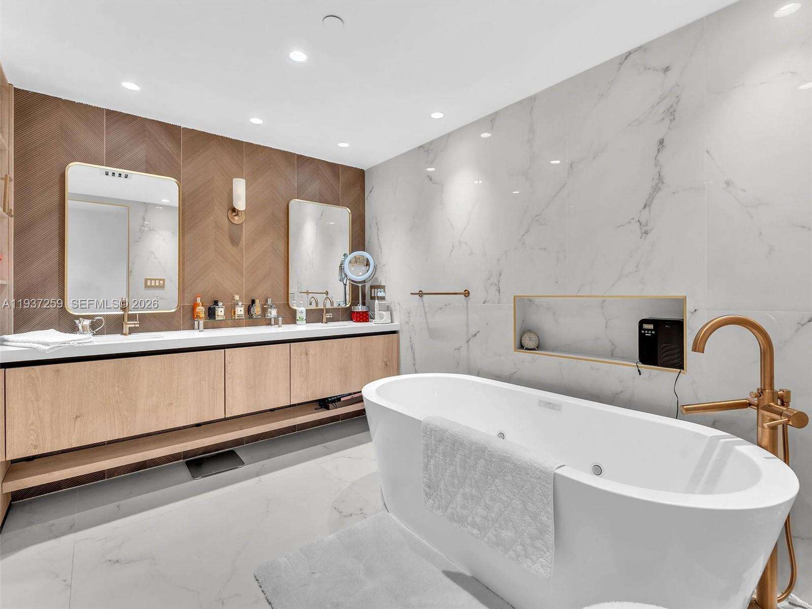 TURNBERRY ISLE - 19707 Turnberry Way, Aventura, FL 33180 | Picture 18