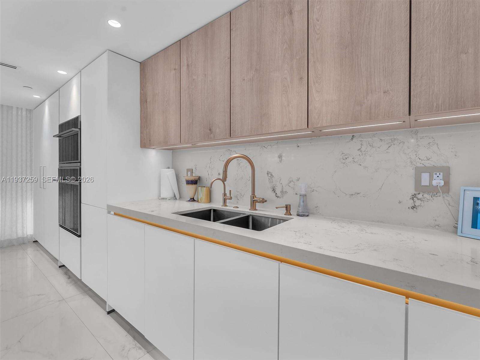 TURNBERRY ISLE - 19707 Turnberry Way, Aventura, FL 33180 | Picture 3