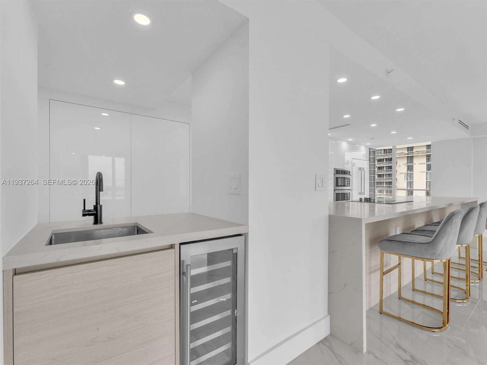 TURNBERRY ISLE - 19707 Turnberry Way, Aventura, FL 33180 | Picture 2