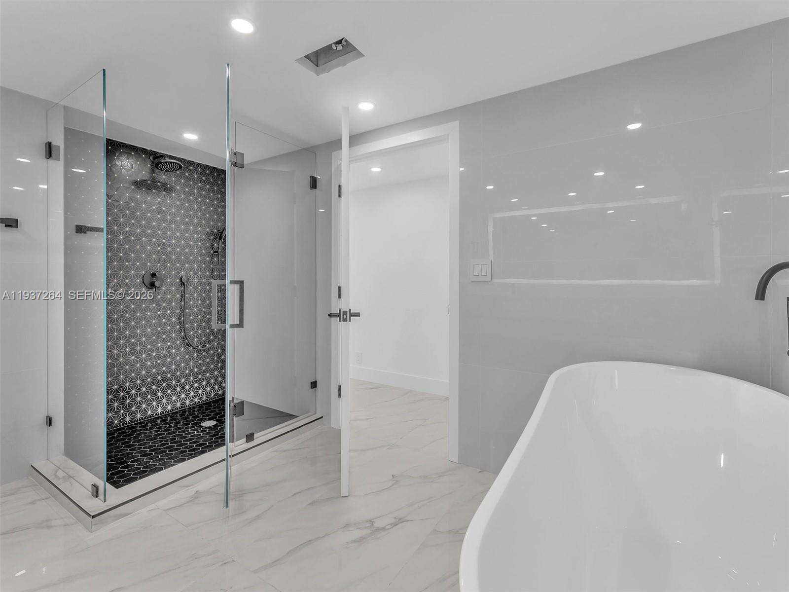 TURNBERRY ISLE - 19707 Turnberry Way, Aventura, FL 33180 | Picture 18