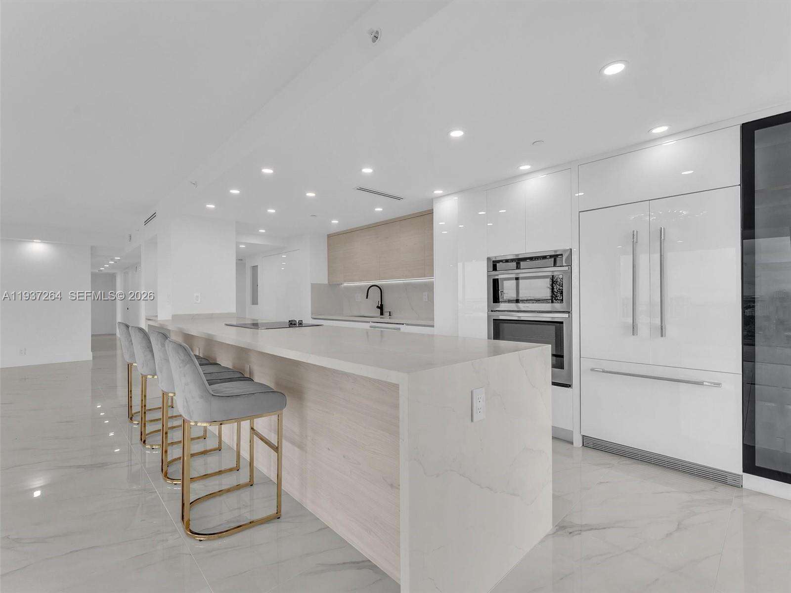 TURNBERRY ISLE - 19707 Turnberry Way, Aventura, FL 33180 | Picture 4