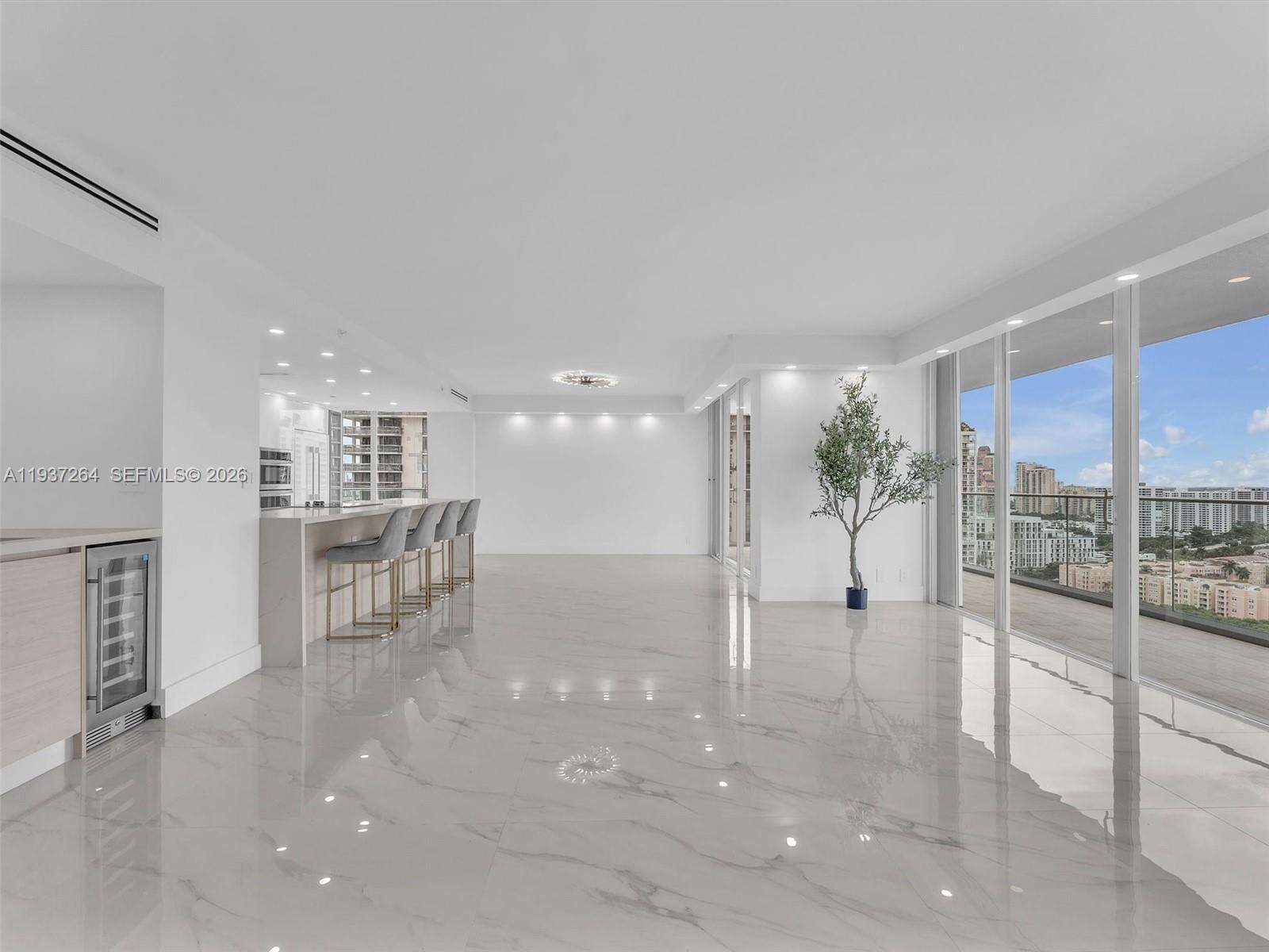 TURNBERRY ISLE - 19707 Turnberry Way, Aventura, FL 33180 | Picture 7