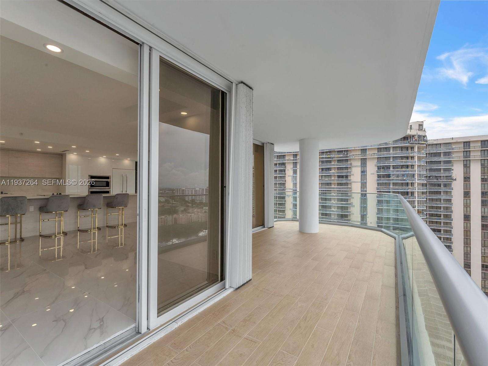 TURNBERRY ISLE - 19707 Turnberry Way, Aventura, FL 33180 | Picture 10