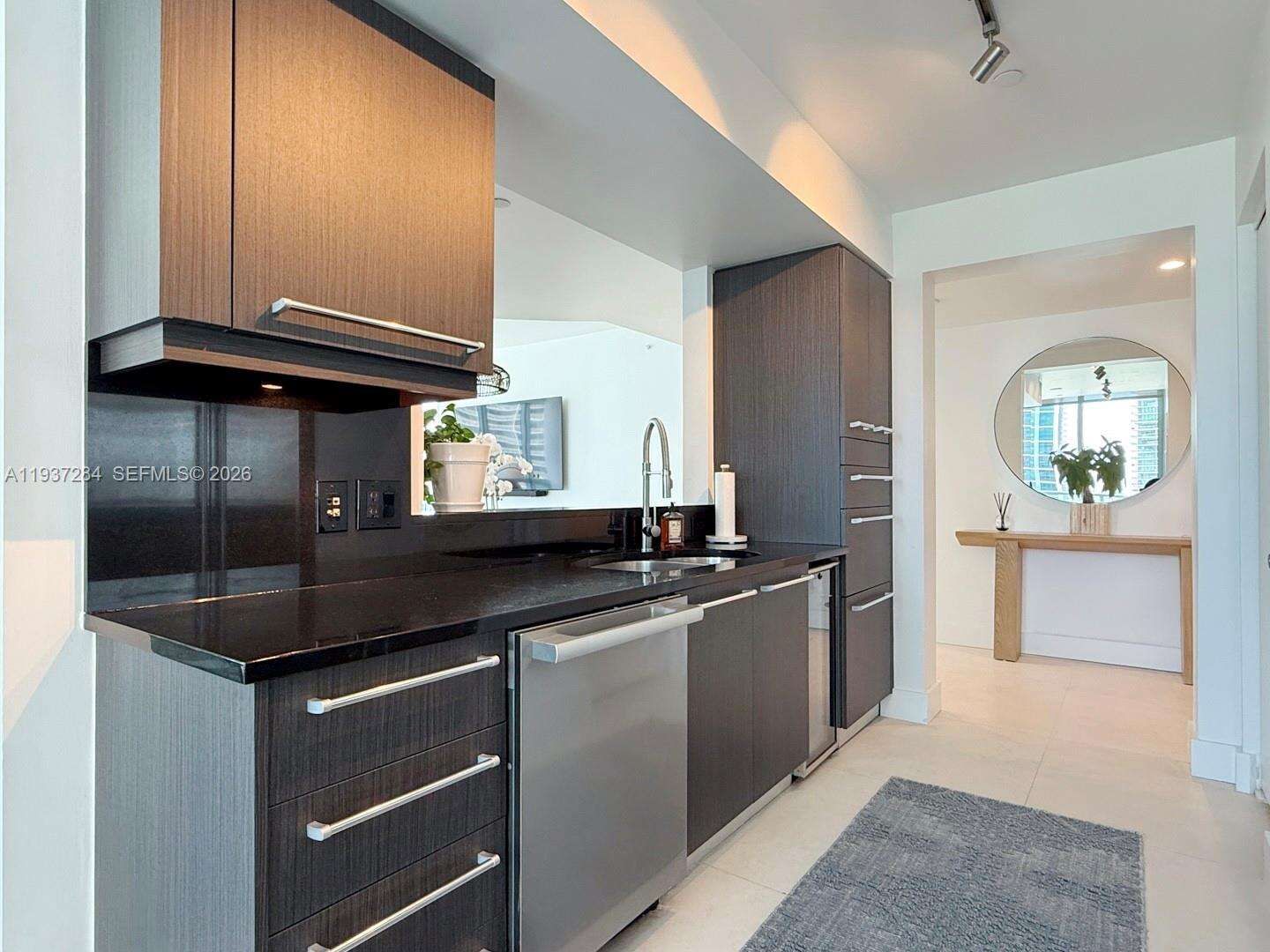 JADE RESIDENCES AT BRICKELL BAY - 1331 Brickell Bay Dr, Miami, FL 33131 | Picture 12