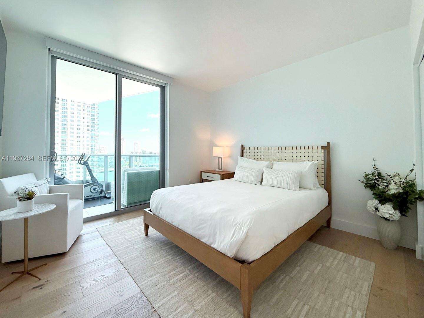 JADE RESIDENCES AT BRICKELL BAY - 1331 Brickell Bay Dr, Miami, FL 33131 | Picture 18