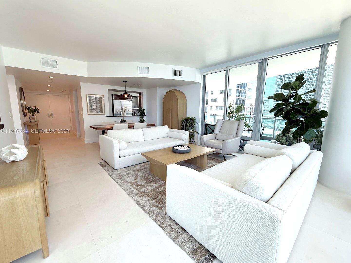 JADE RESIDENCES AT BRICKELL BAY - 1331 Brickell Bay Dr, Miami, FL 33131 | Picture 6