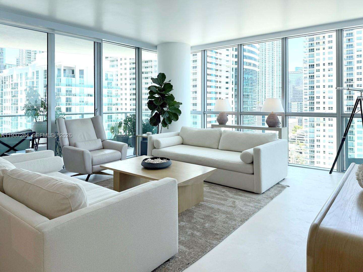 JADE RESIDENCES AT BRICKELL BAY - 1331 Brickell Bay Dr, Miami, FL 33131 | Picture 7
