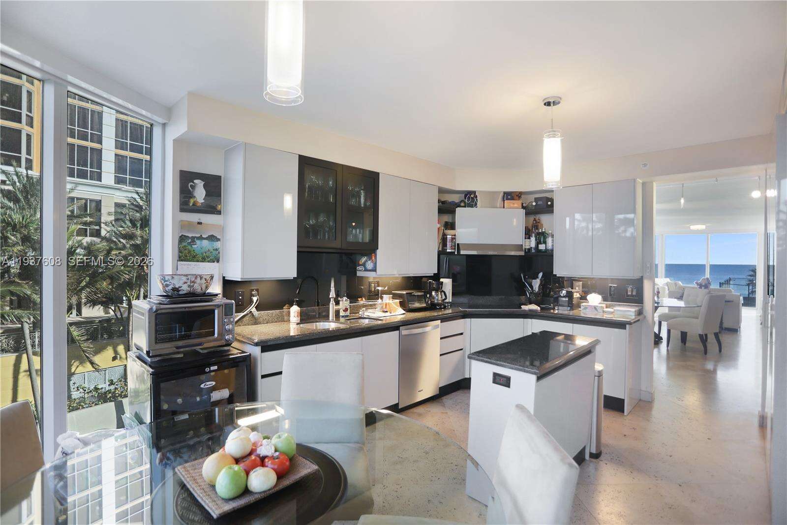 THE PINNACLE - 17555 Collins Ave, Sunny Isles Beach, FL 33160 | Picture 4