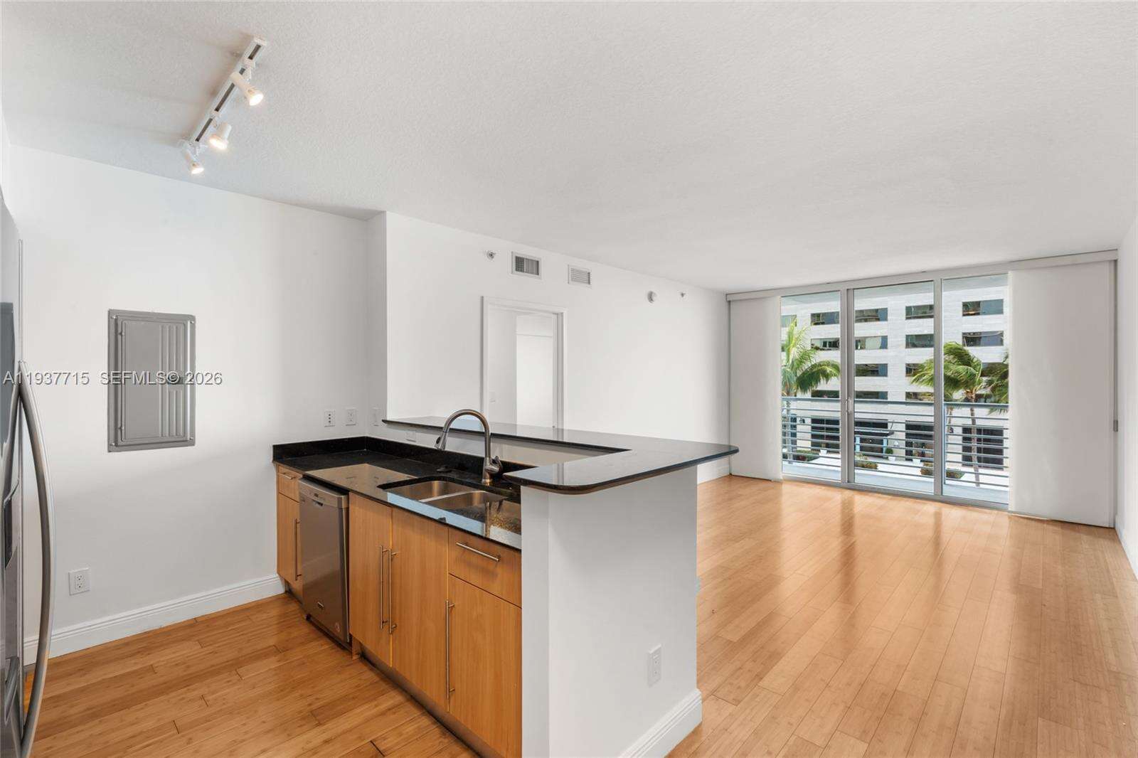 One Miami East at 335 Biscayne Blvd, Miami, FL 33131 - For Sale photo 2