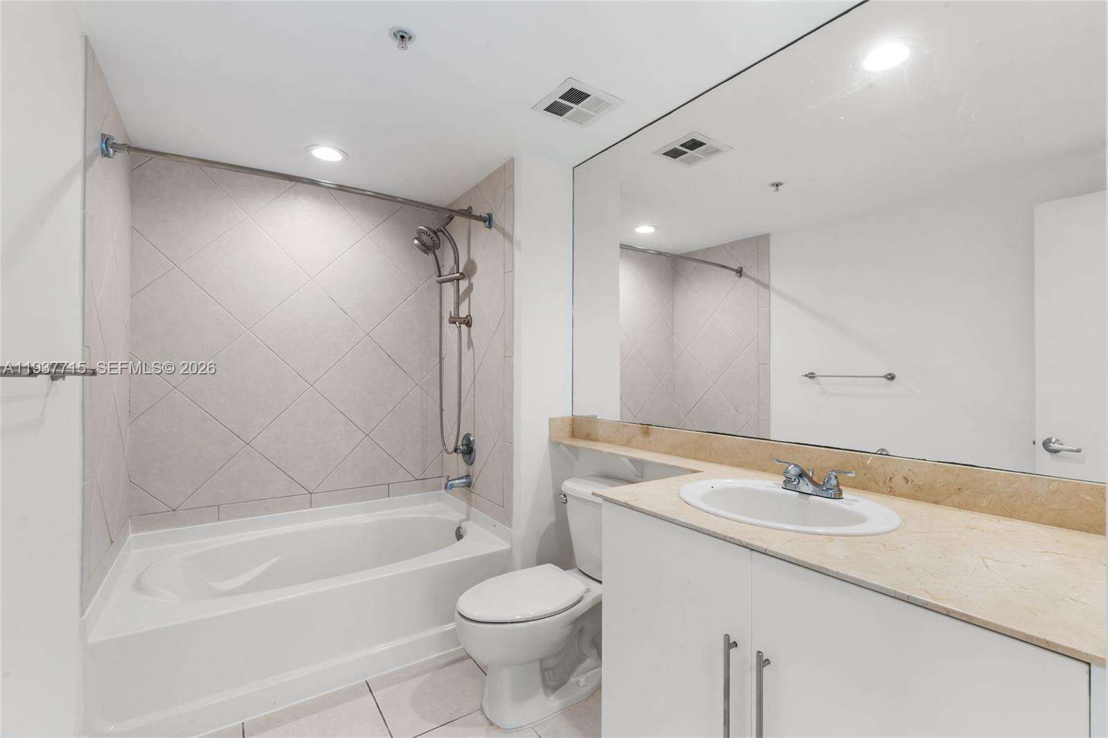 One Miami East at 335 Biscayne Blvd, Miami, FL 33131 - For Sale photo 20