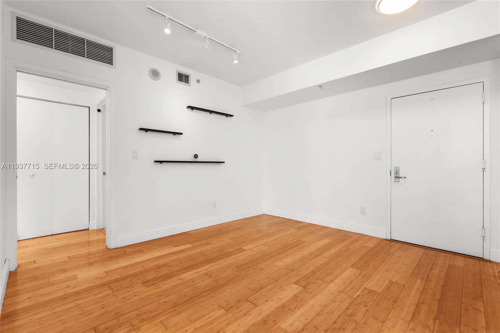 One Miami East at 335 Biscayne Blvd, Miami, FL 33131 - For Sale photo 4
