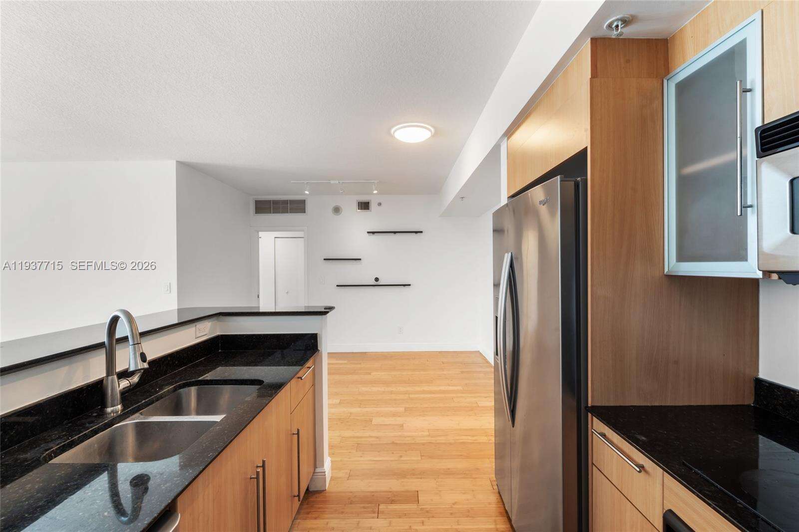 One Miami East at 335 Biscayne Blvd, Miami, FL 33131 - For Sale photo 9