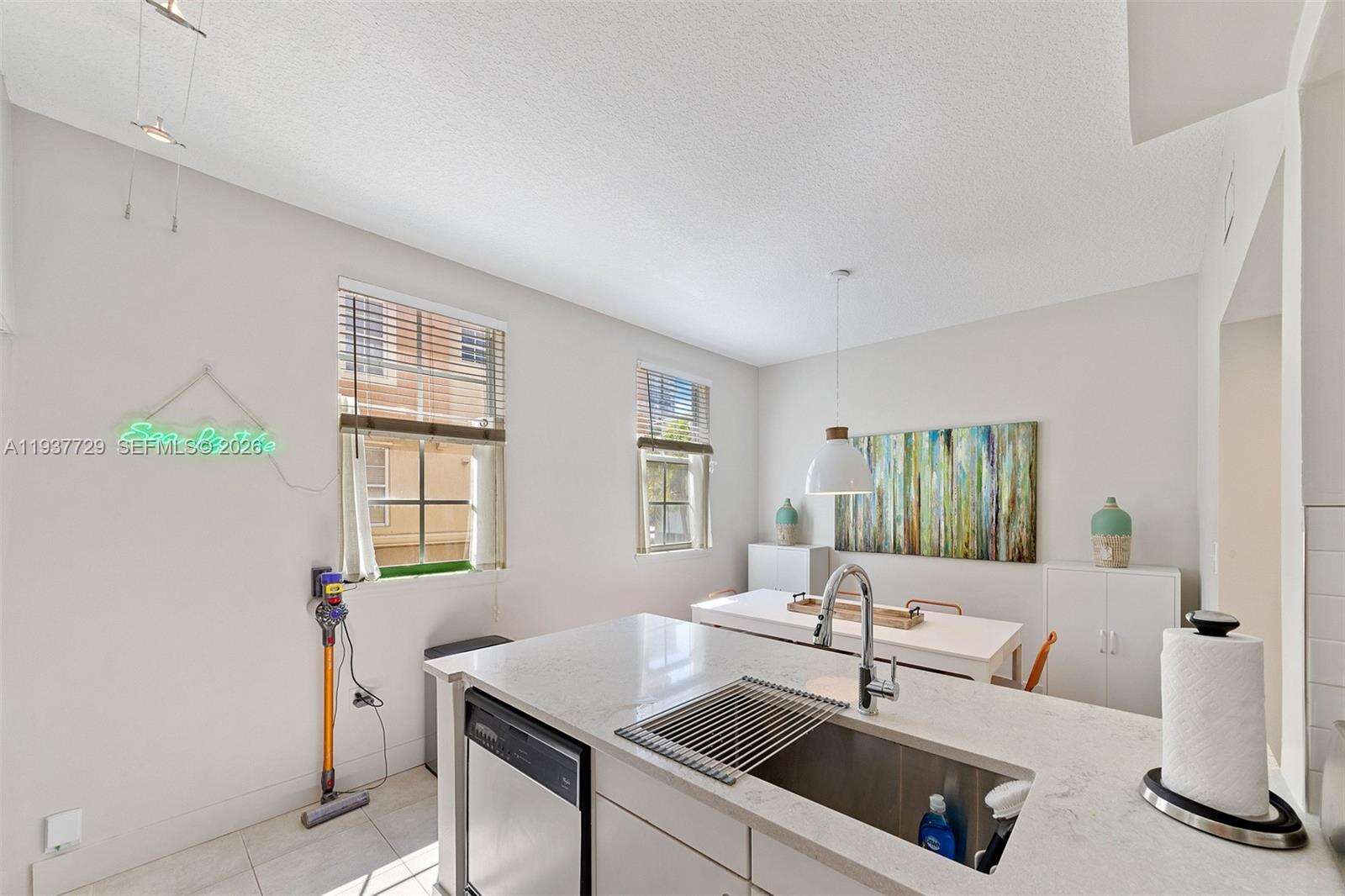 2080 Ocean Drive at 2067 Ocean Dr, Hallandale Beach, FL 33009 - For Sale photo 11