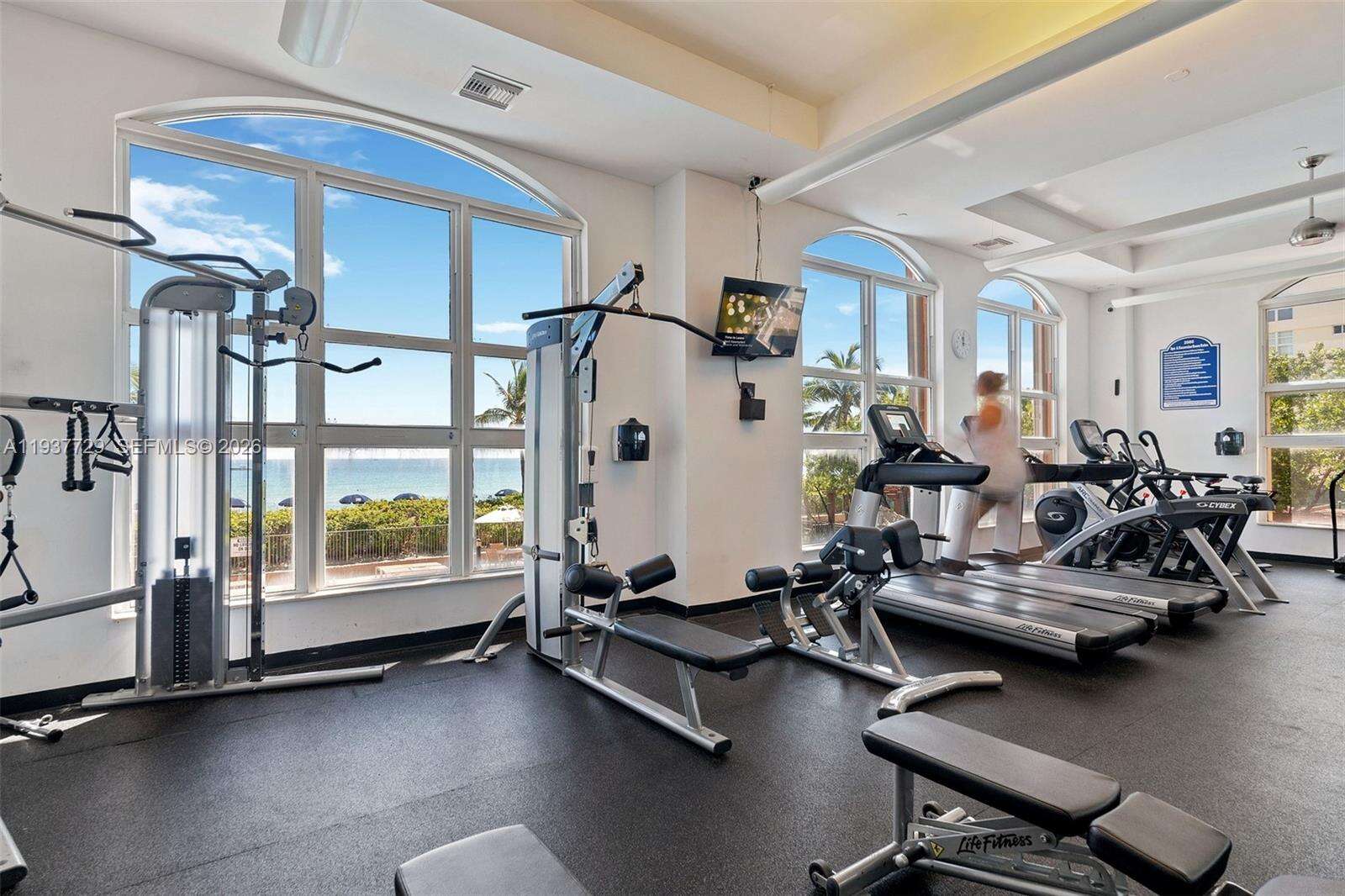 2080 Ocean Drive at 2067 Ocean Dr, Hallandale Beach, FL 33009 - For Sale photo 27