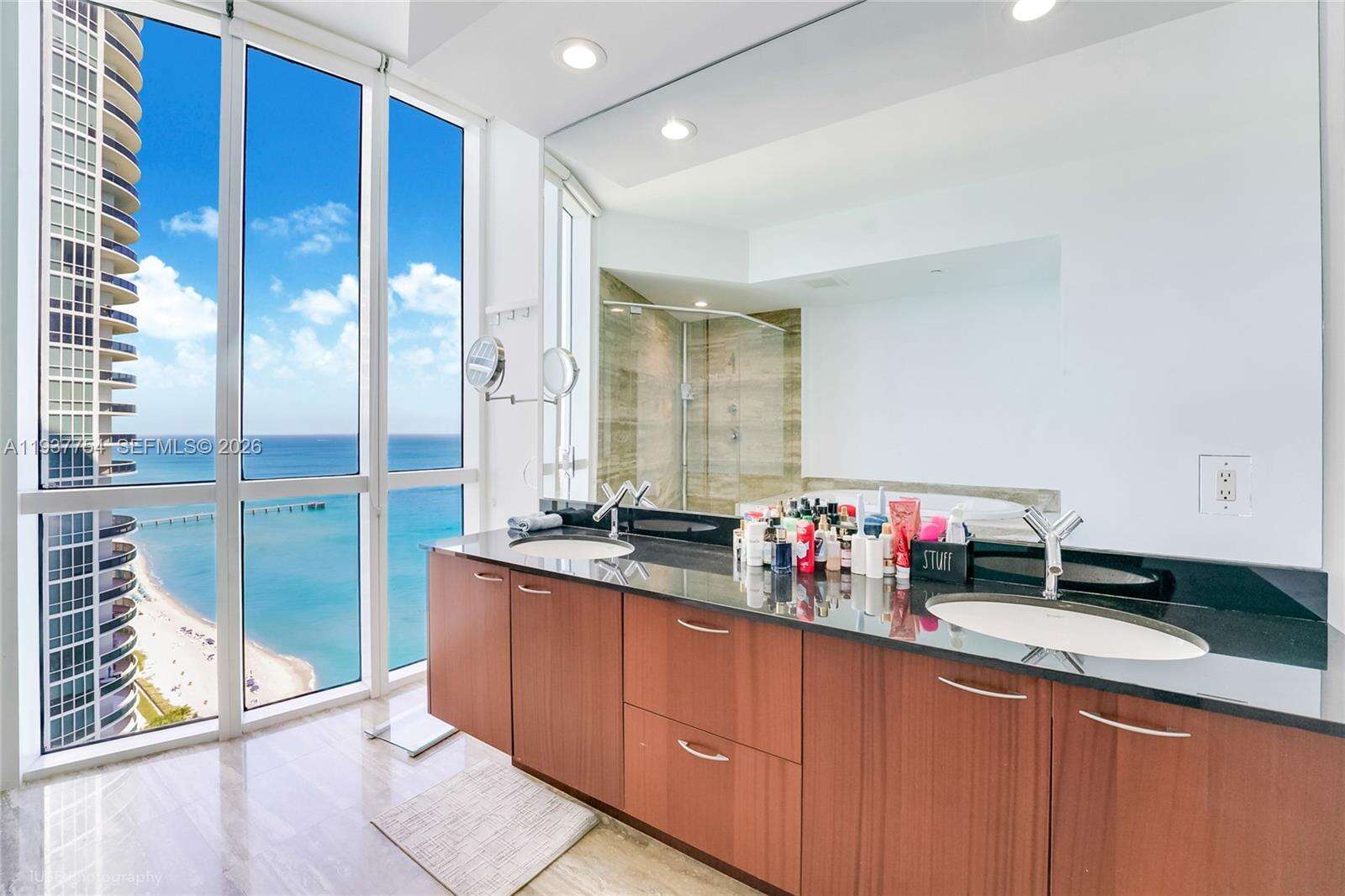 TDR TOWER II - 15901 Collins Ave, Sunny Isles Beach, FL 33160 | Picture 13