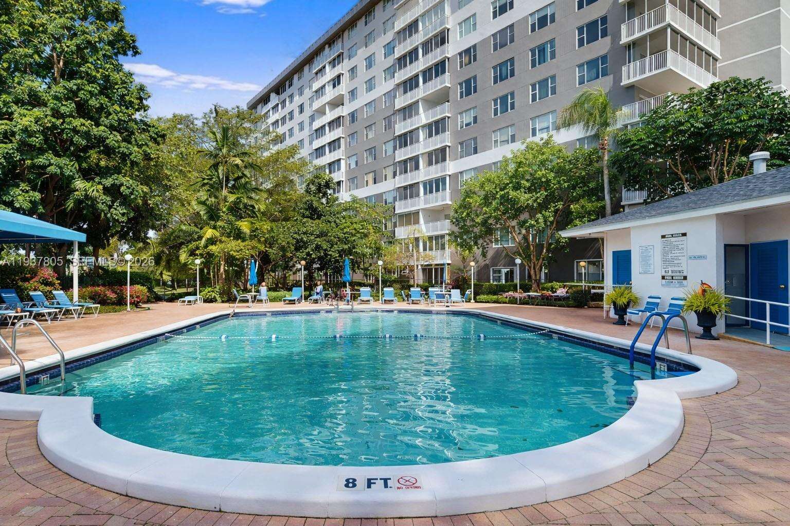 Hillcrest East No 27 Condos for Sale & Rent | Picture 1