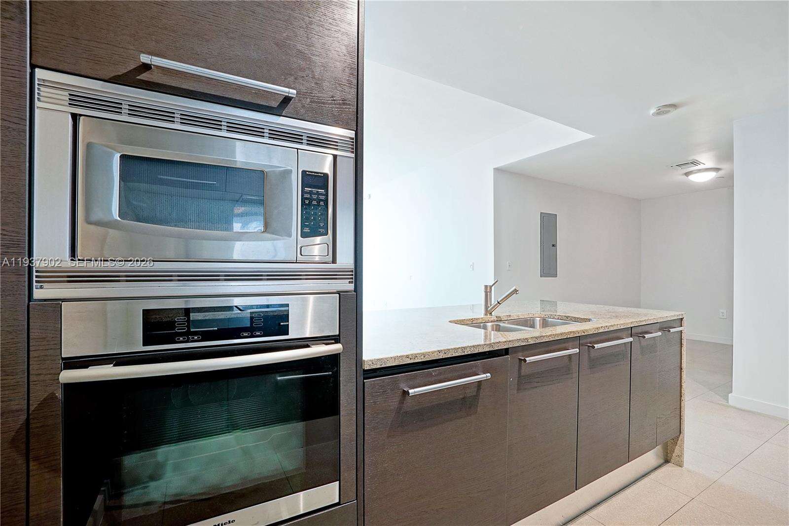 900 Biscayne at 900 Biscayne Blvd, Miami, FL 33132 - For Sale photo 11