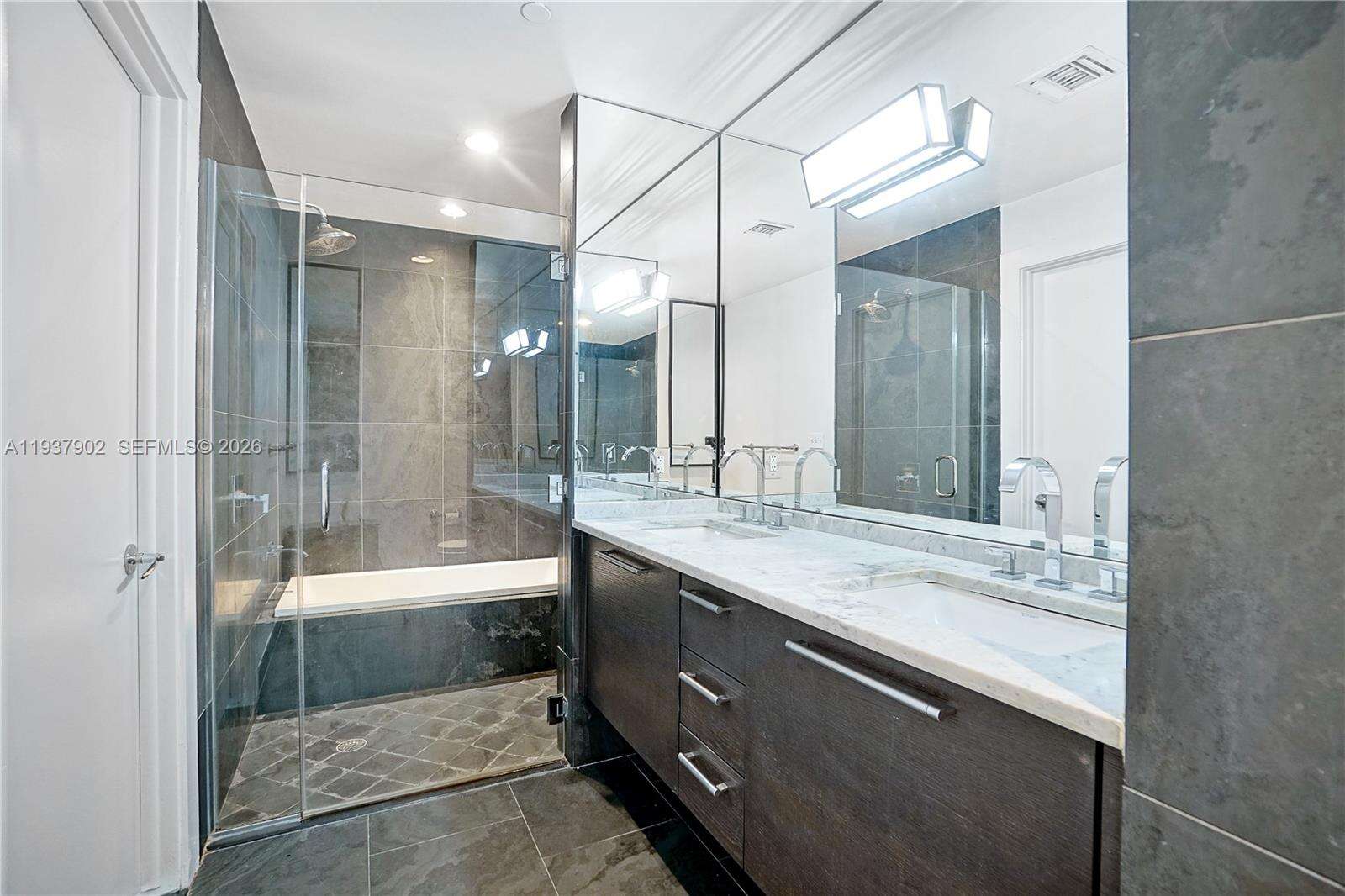 900 Biscayne at 900 Biscayne Blvd, Miami, FL 33132 - For Sale photo 20
