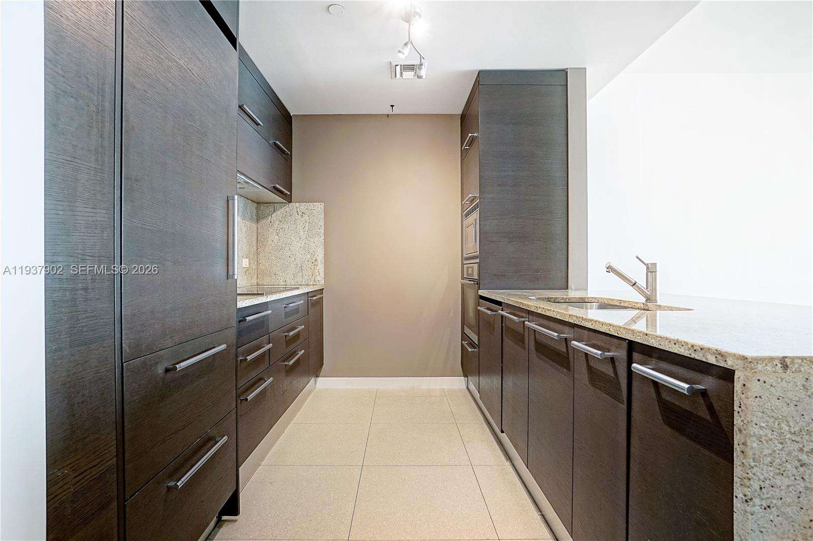 900 Biscayne at 900 Biscayne Blvd, Miami, FL 33132 - For Sale photo 4