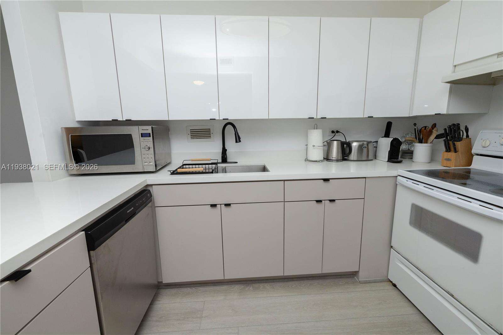 Roney Palace at 2301 Collins Ave, Miami Beach, FL 33139 - For Sale photo 39