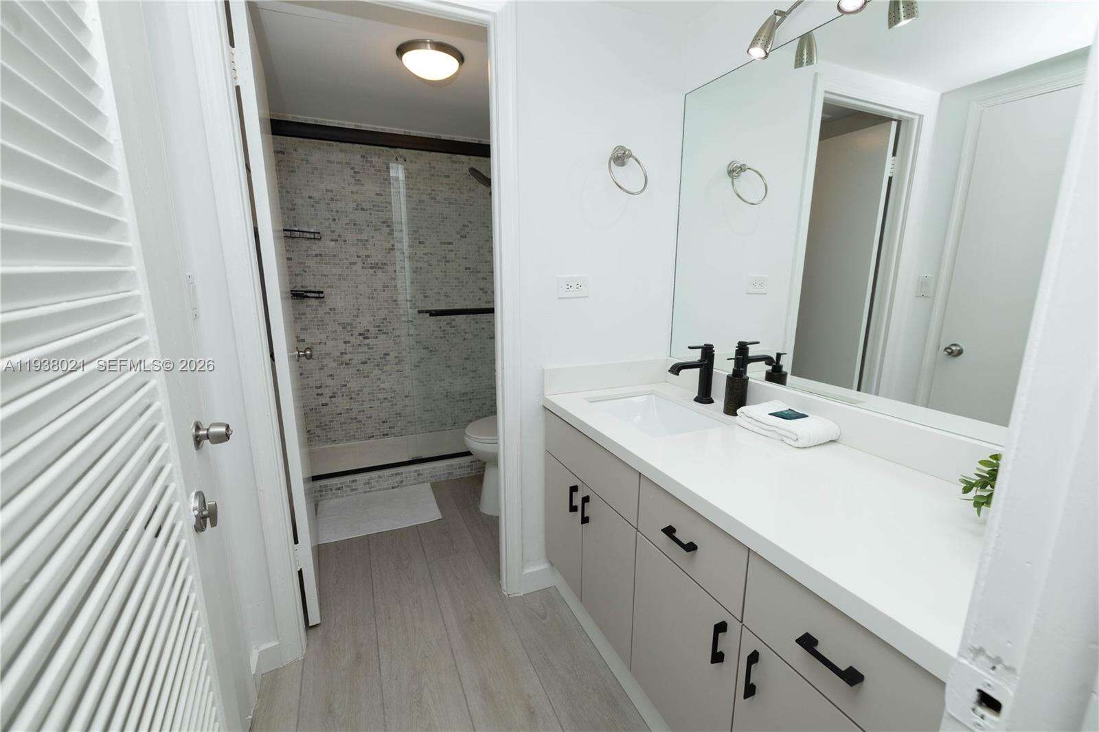 Roney Palace at 2301 Collins Ave, Miami Beach, FL 33139 - For Sale photo 43
