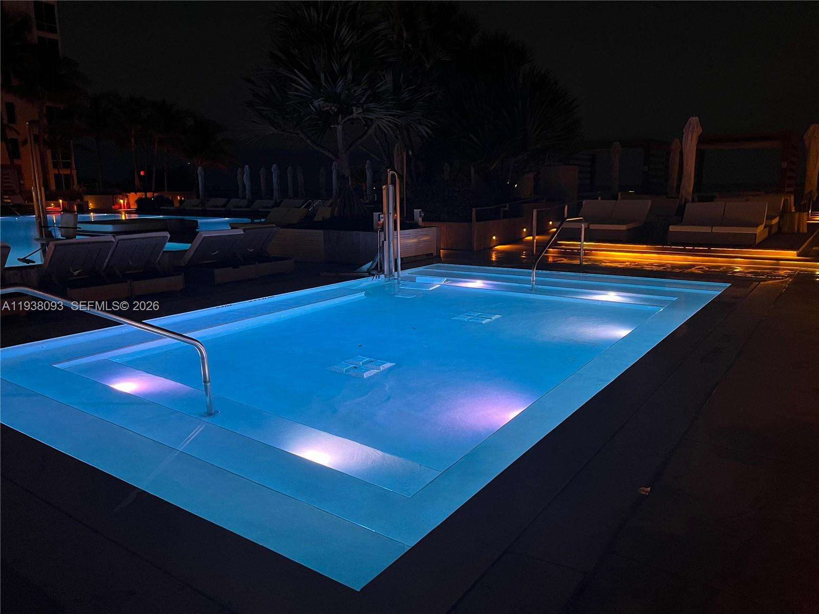 RONEY PALACE - 2301 Collins Ave, Miami Beach, FL 33139 | Picture 3