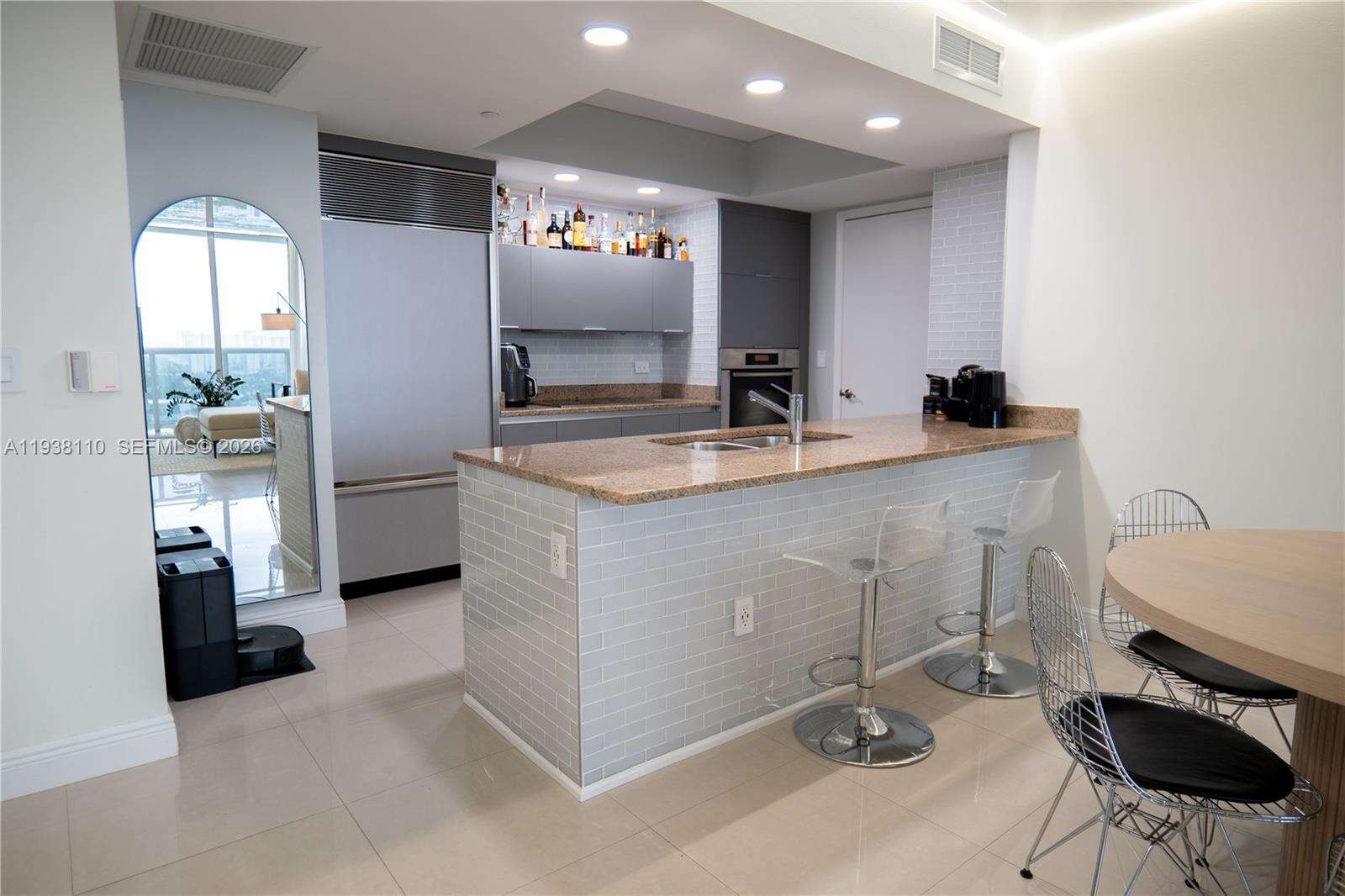OCEAN FOUR - 17201 Collins Ave, Sunny Isles Beach, FL 33160 | Picture 2
