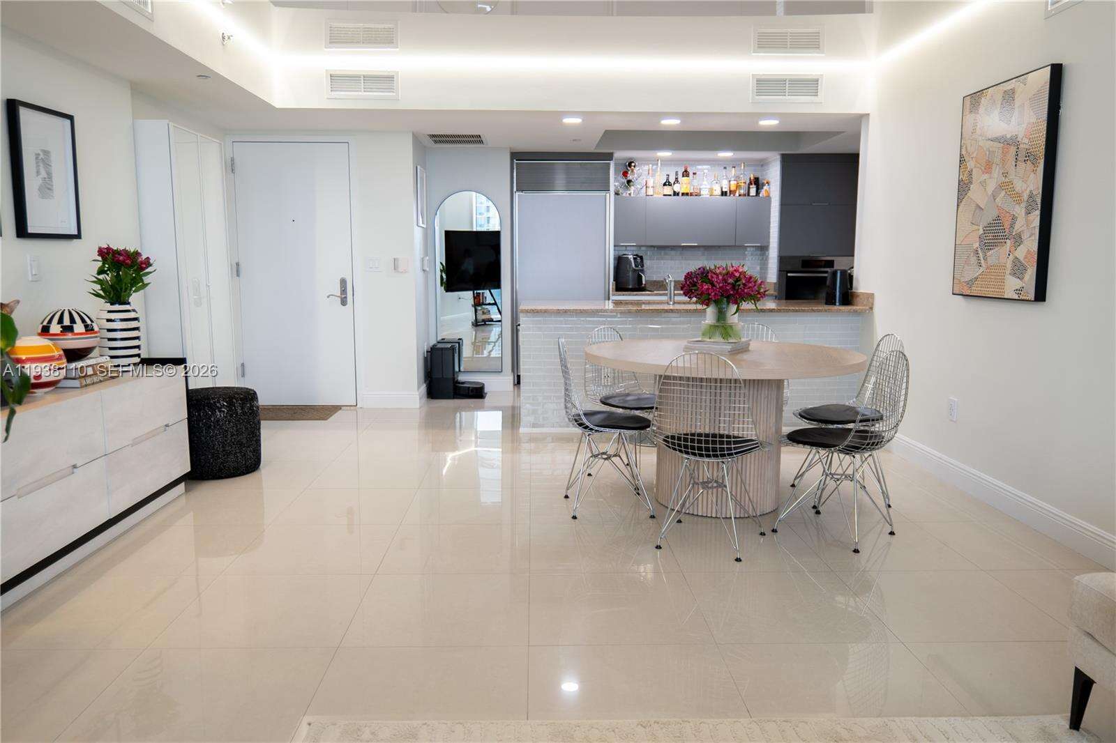 OCEAN FOUR - 17201 Collins Ave, Sunny Isles Beach, FL 33160 | Picture 5