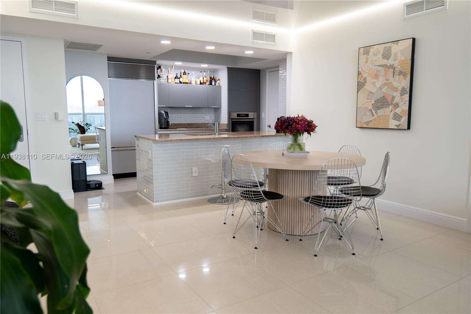 OCEAN FOUR - 17201 Collins Ave, Sunny Isles Beach, FL 33160 | Picture 6