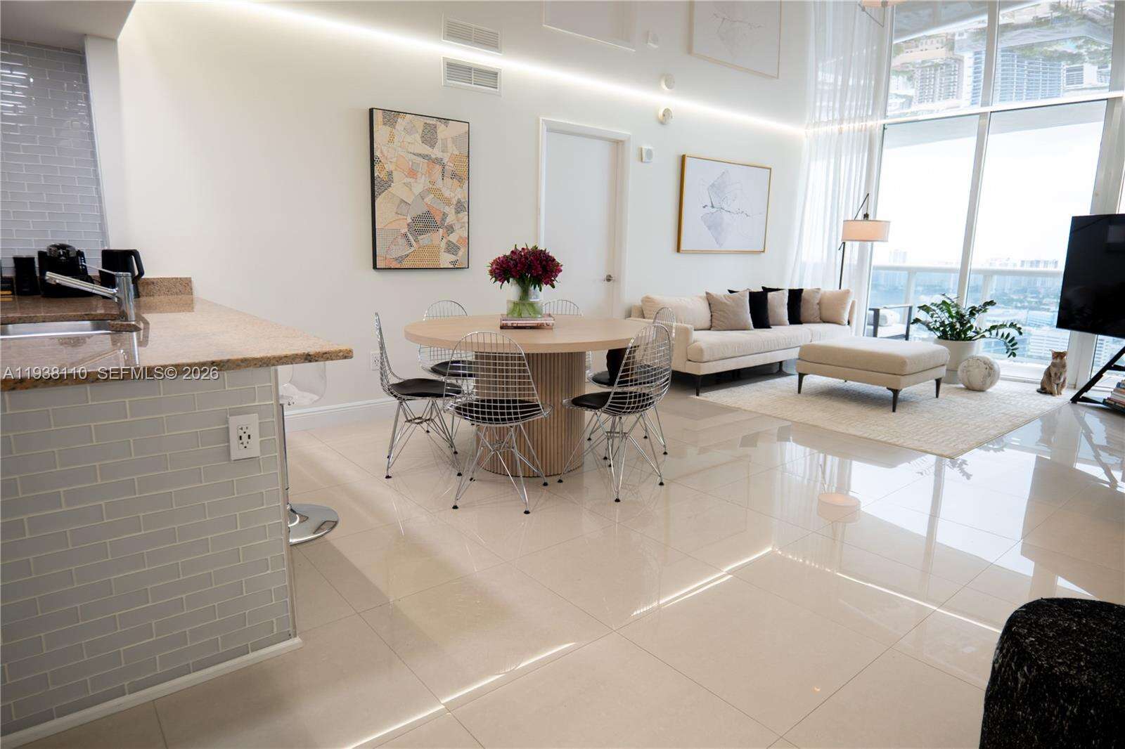 OCEAN FOUR - 17201 Collins Ave, Sunny Isles Beach, FL 33160 | Picture 9