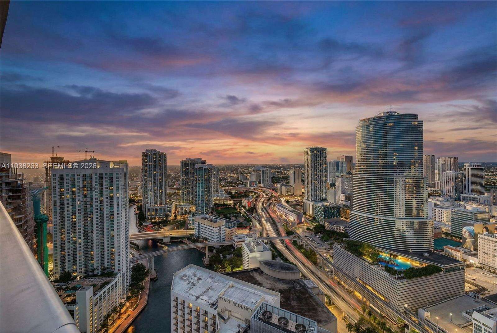 Epic Residences at 200 Biscayne Blvd Way, Miami, FL 33131 - For Sale photo 1