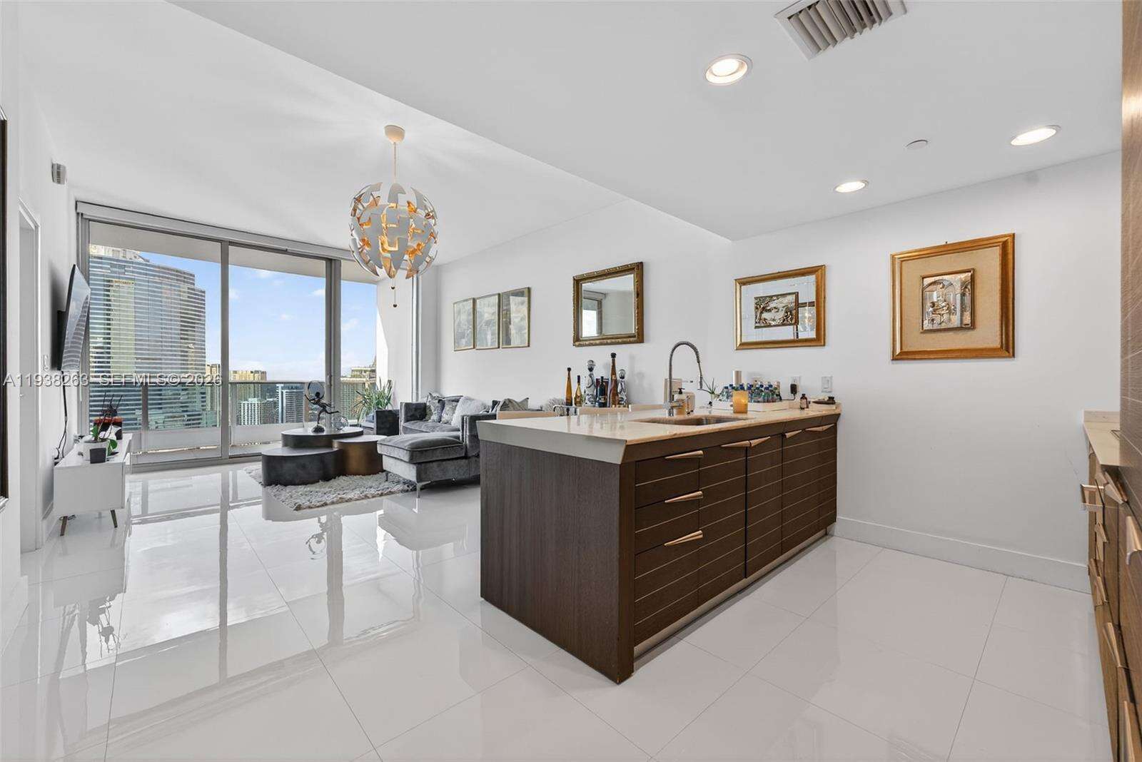 Epic Residences at 200 Biscayne Blvd Way, Miami, FL 33131 - For Sale photo 2