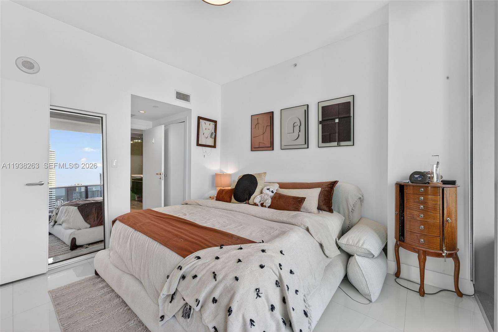 Epic Residences at 200 Biscayne Blvd Way, Miami, FL 33131 - For Sale photo 11