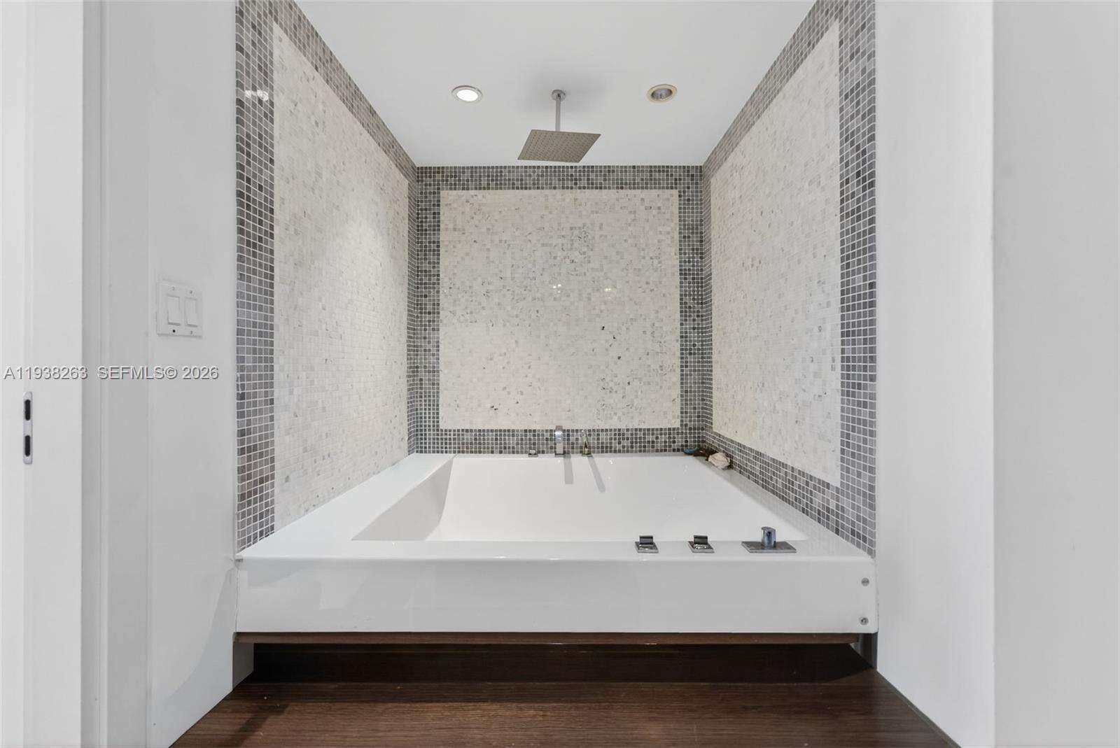 Epic Residences at 200 Biscayne Blvd Way, Miami, FL 33131 - For Sale photo 14