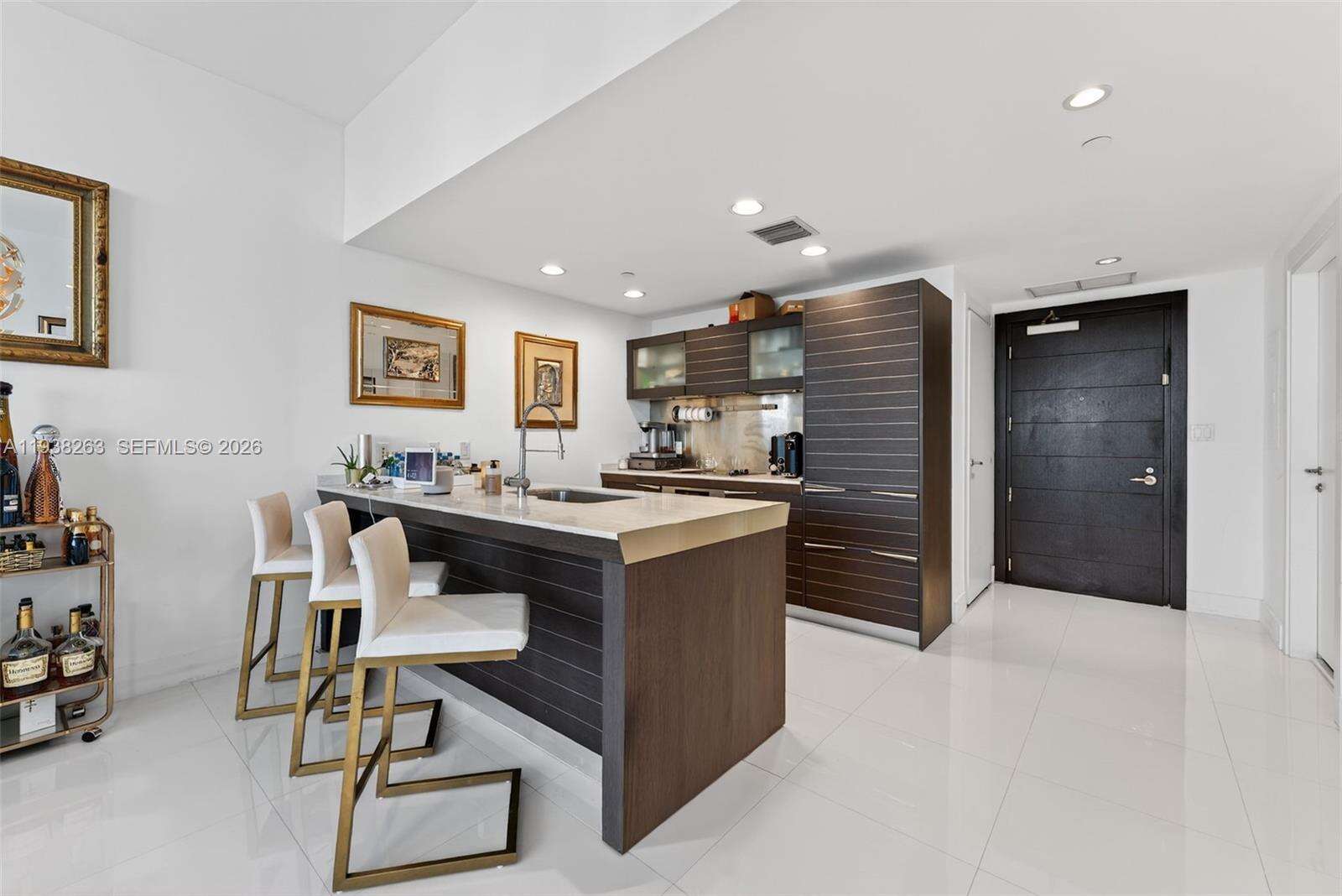 Epic Residences at 200 Biscayne Blvd Way, Miami, FL 33131 - For Sale photo 4