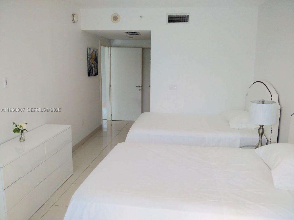 EPIC WEST - 200 Biscayne Blvd Way, Miami, FL 33131 | Picture 11