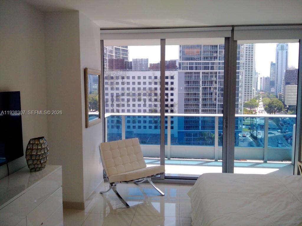 EPIC WEST - 200 Biscayne Blvd Way, Miami, FL 33131 | Picture 17