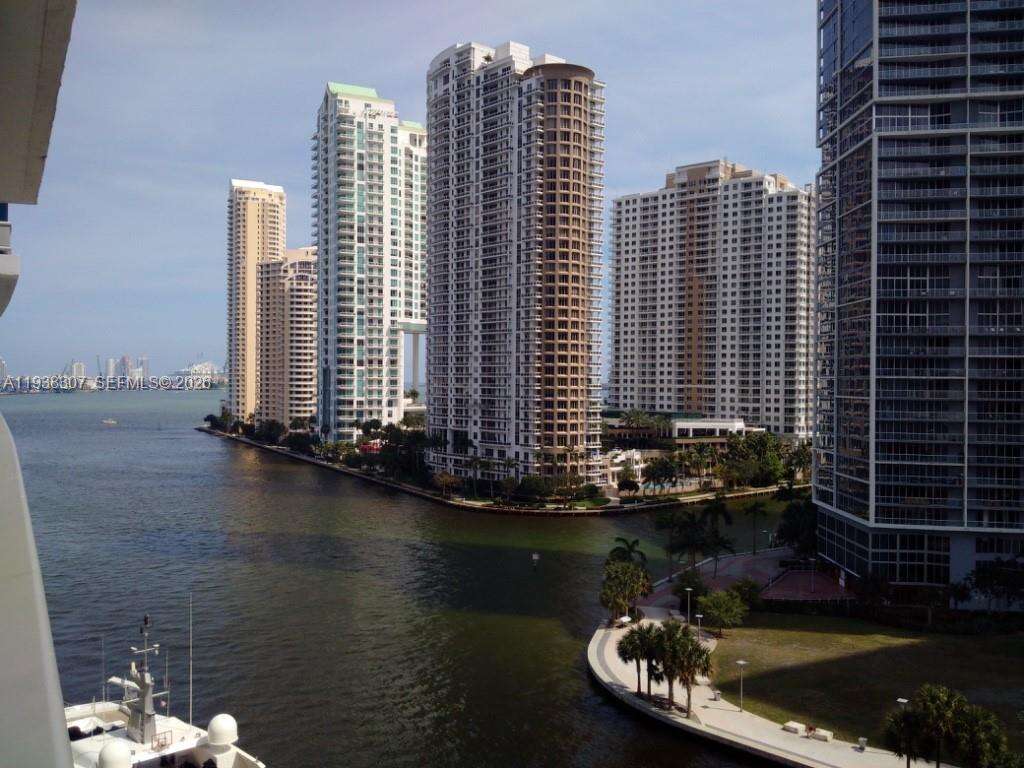 EPIC WEST - 200 Biscayne Blvd Way, Miami, FL 33131 | Picture 25