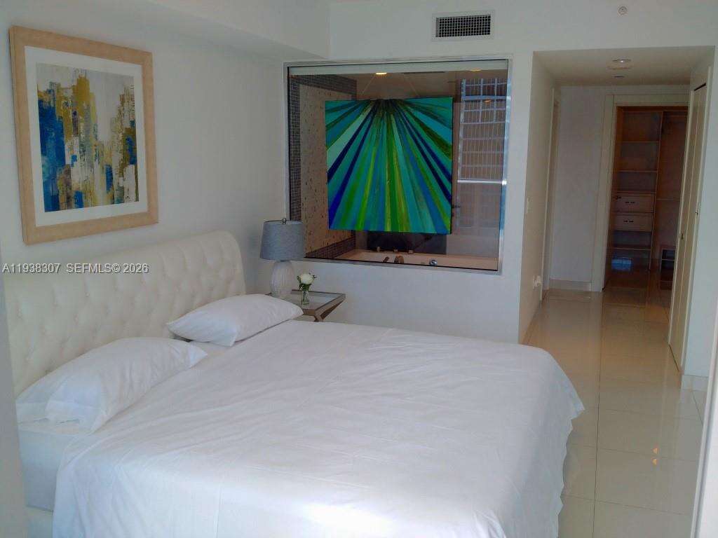 EPIC WEST - 200 Biscayne Blvd Way, Miami, FL 33131 | Picture 5