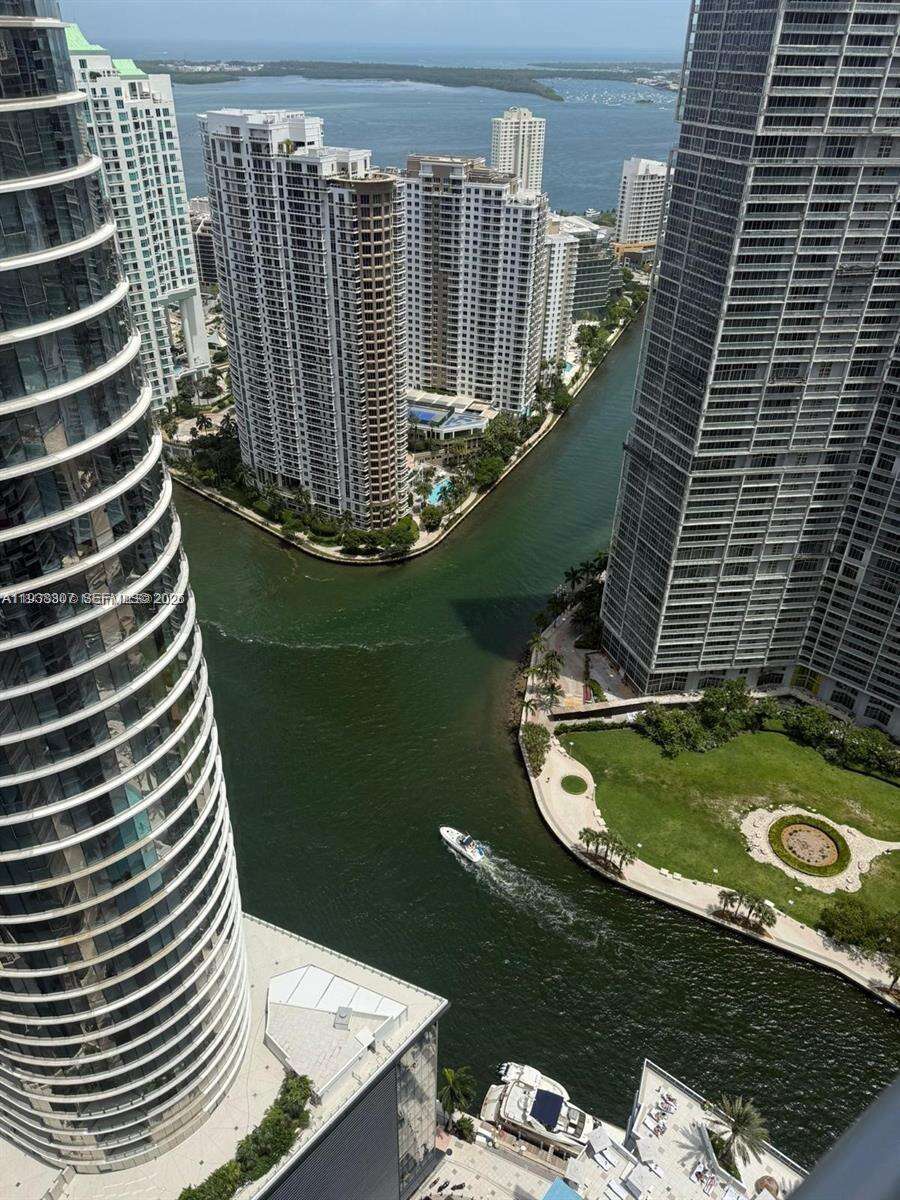 EPIC WEST - 200 Biscayne Blvd Way, Miami, FL 33131 | Picture 44