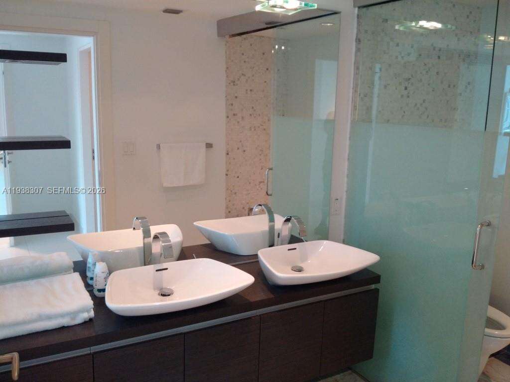 EPIC WEST - 200 Biscayne Blvd Way, Miami, FL 33131 | Picture 7