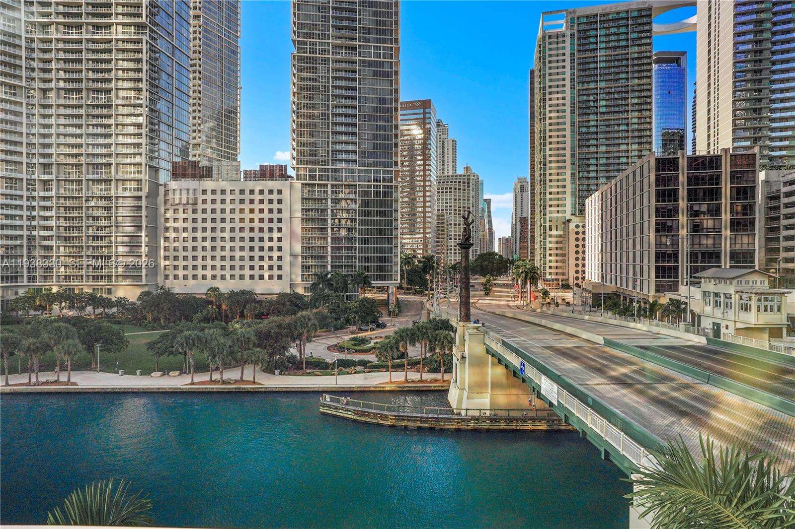 EPIC WEST - 200 Biscayne Blvd Way, Miami, FL 33131 | Picture 1