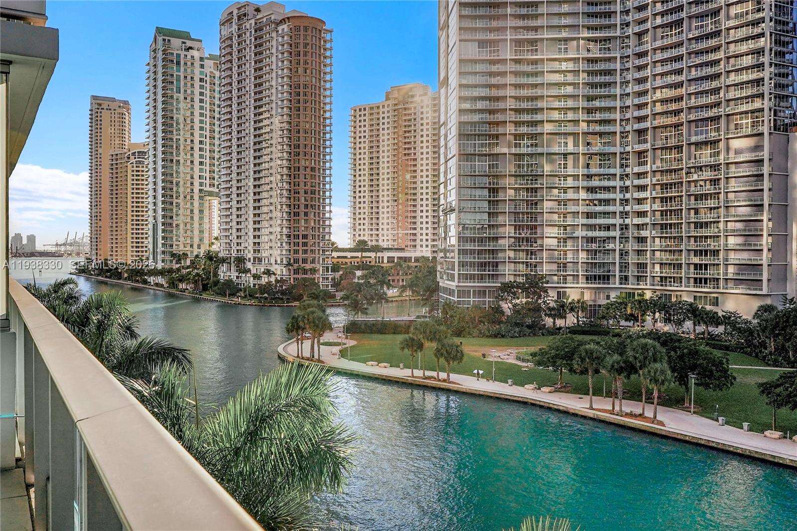 EPIC WEST - 200 Biscayne Blvd Way, Miami, FL 33131 | Picture 2