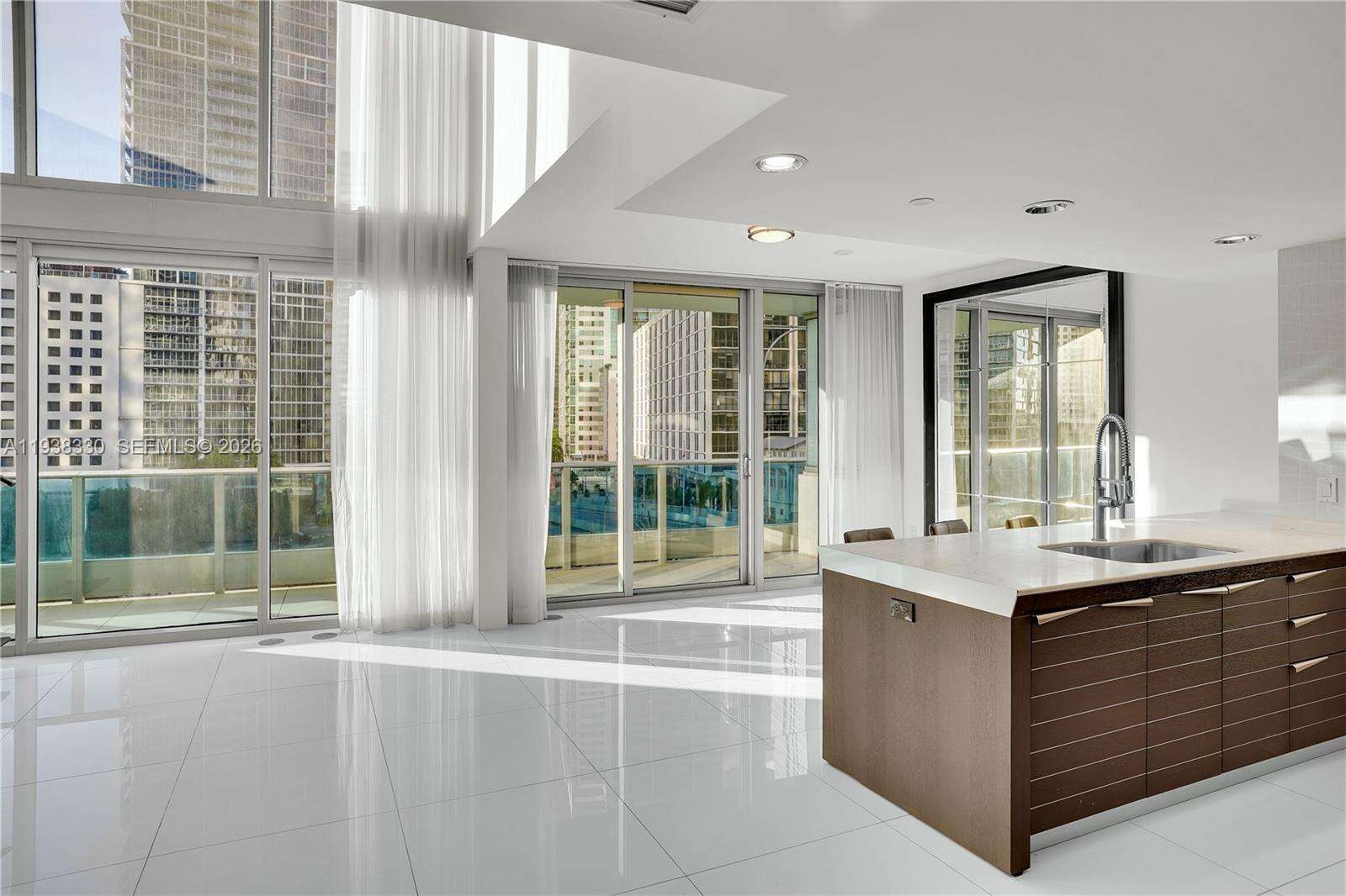 EPIC WEST - 200 Biscayne Blvd Way, Miami, FL 33131 | Picture 26